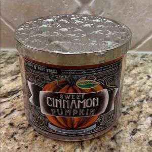 Bath and Body Works 3 Wick Candle